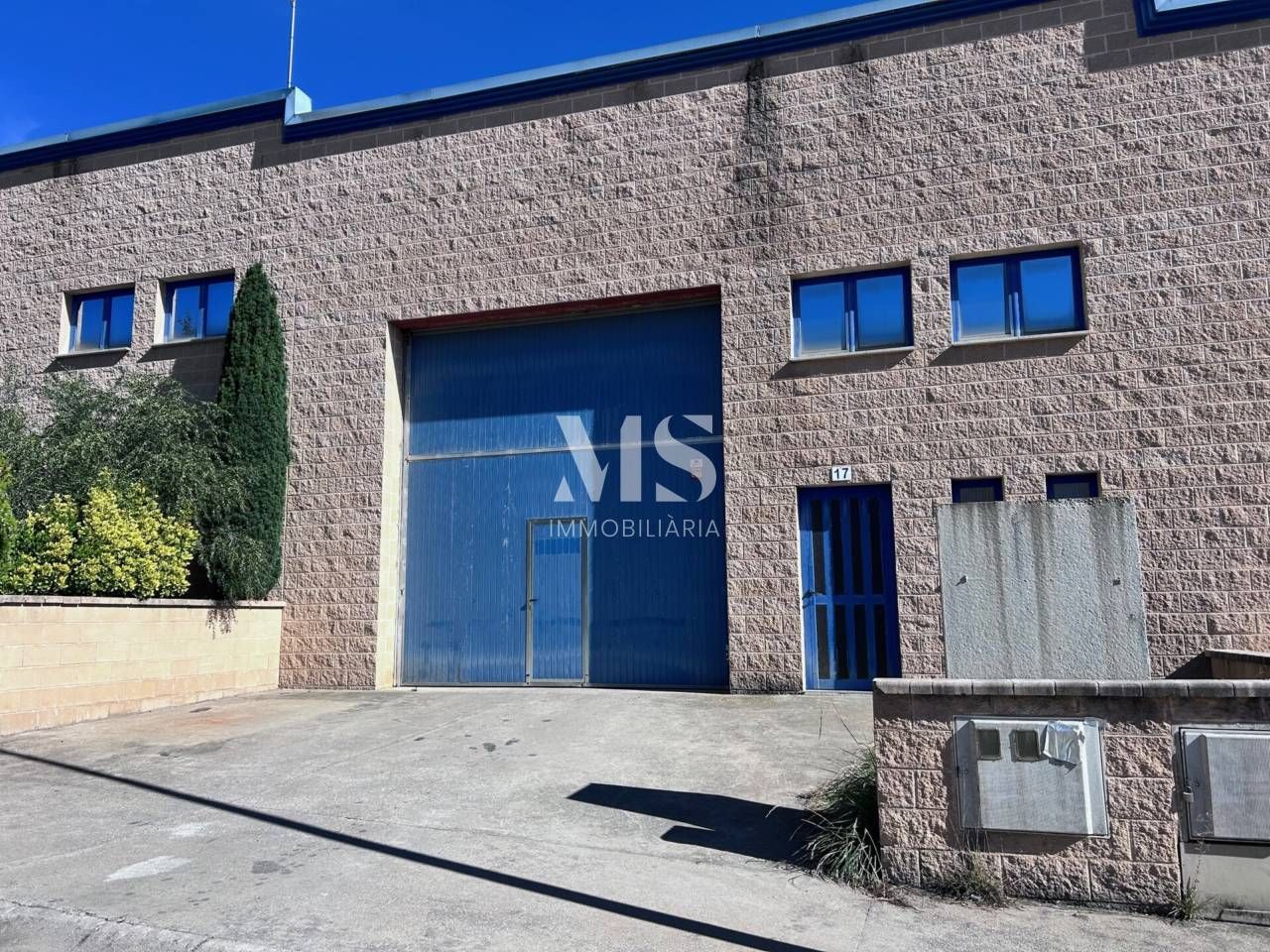 Industrial buildings to rent in Puigsacalm, Sora