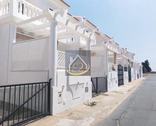 Vista exterior de Casa adosada en venda en La Antilla amb Terrassa i Balcó