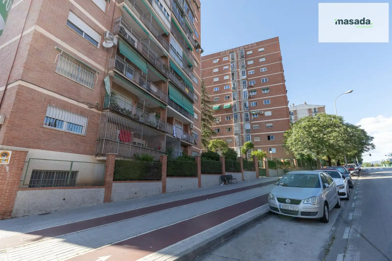 Vista exterior de Piso en venta en Granada con Aire acondicionado, Calefacción y Balcón