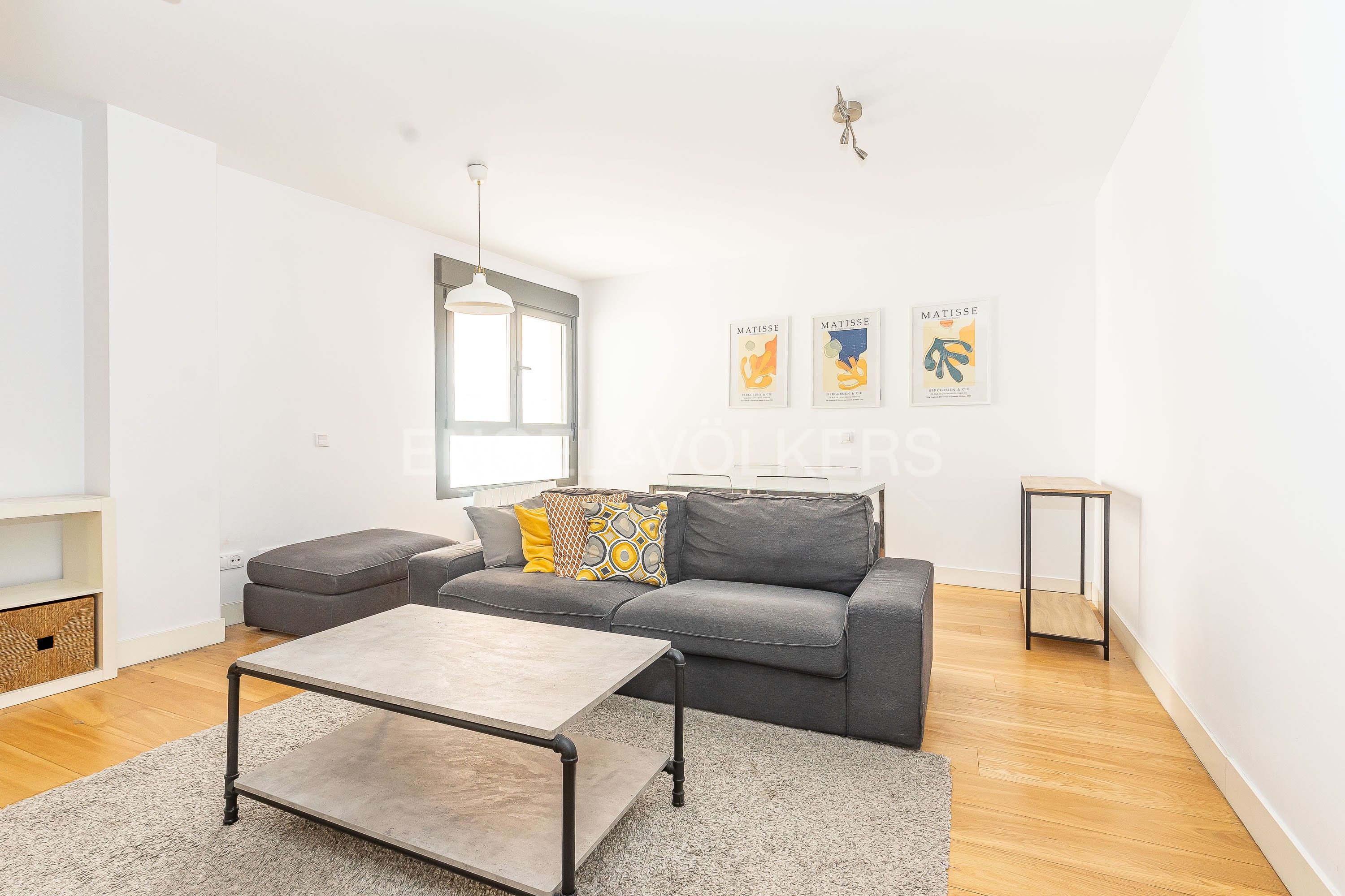 Sala de estar de Apartamento de alquiler en  Madrid Capital con Aire acondicionado, Calefacción y Amueblado