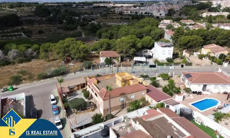 Vista exterior de Casa o xalet en venda en El Pinar de Campoverde