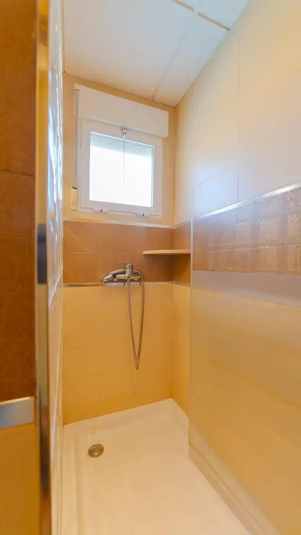 Bany de Casa o xalet en venda en Orihuela amb Jardí privat, Terrassa i Piscina