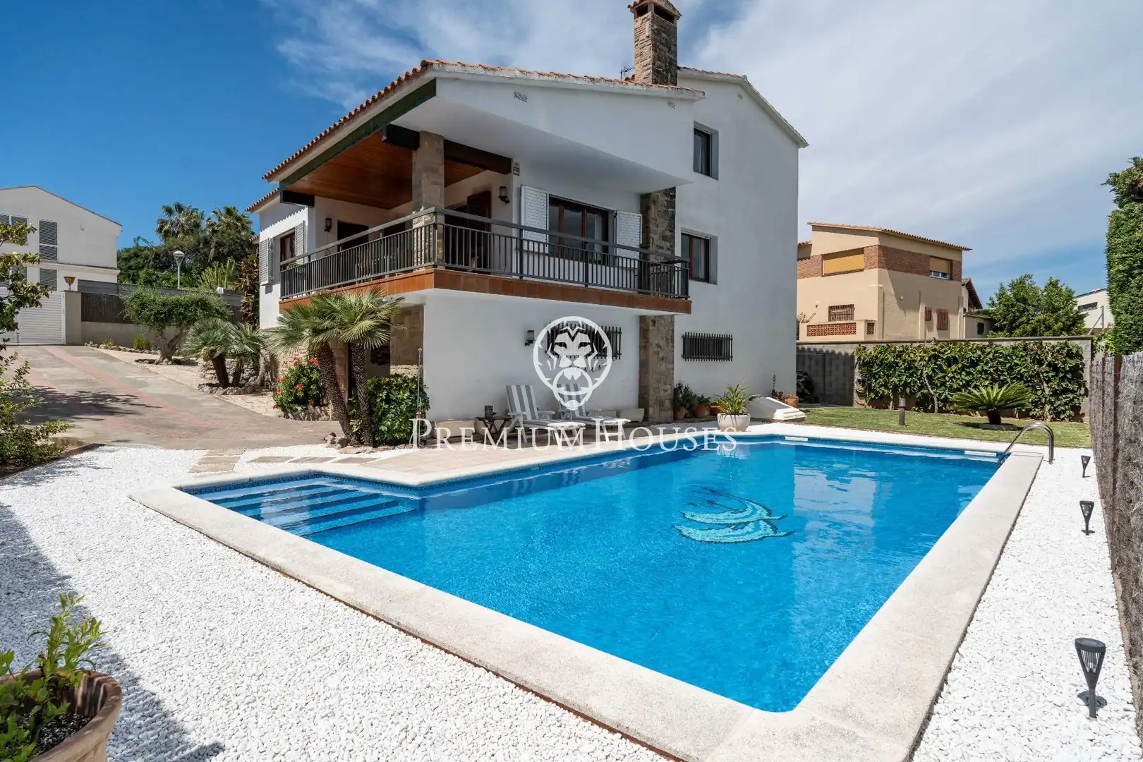 Schwimmbecken von Haus oder Chalet zum Verkauf in Vilanova i la Geltrú mit Heizung, Privatgarten und Terrasse