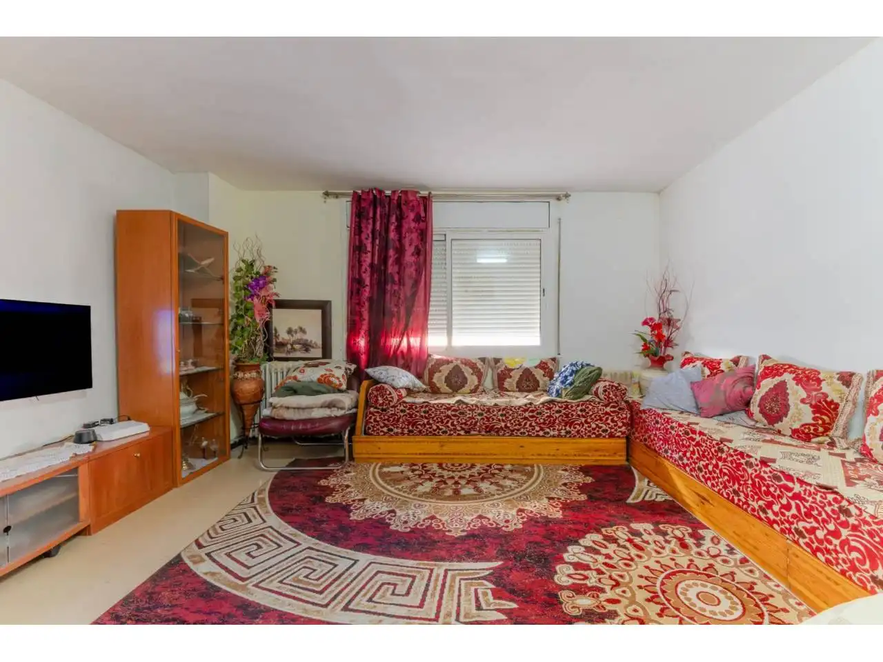 Schlafzimmer von Wohnung zum Verkauf in Salt mit Heizung