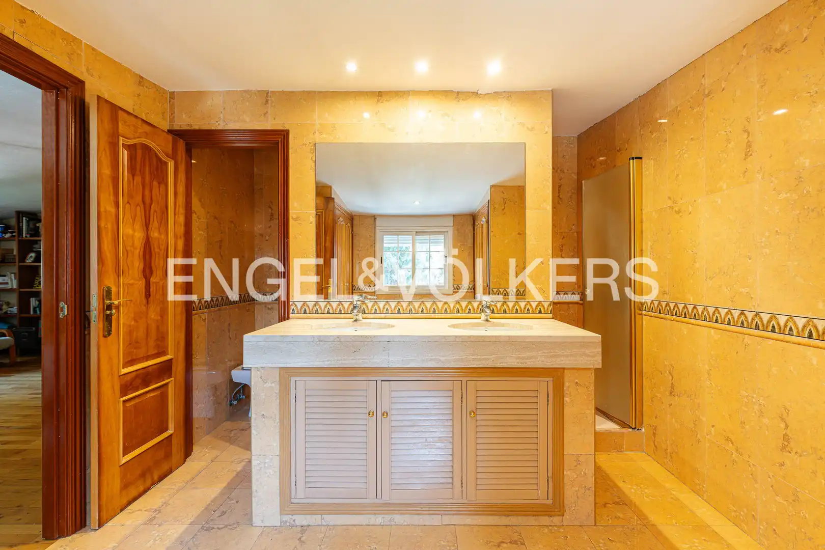 Baño de Casa o chalet en venta en Las Rozas de Madrid con Aire acondicionado, Calefacción y Jardín privado