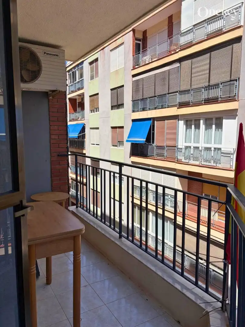 Terrassa de Pis per a compartir en Murcia amb Aire condicionat i Balcó