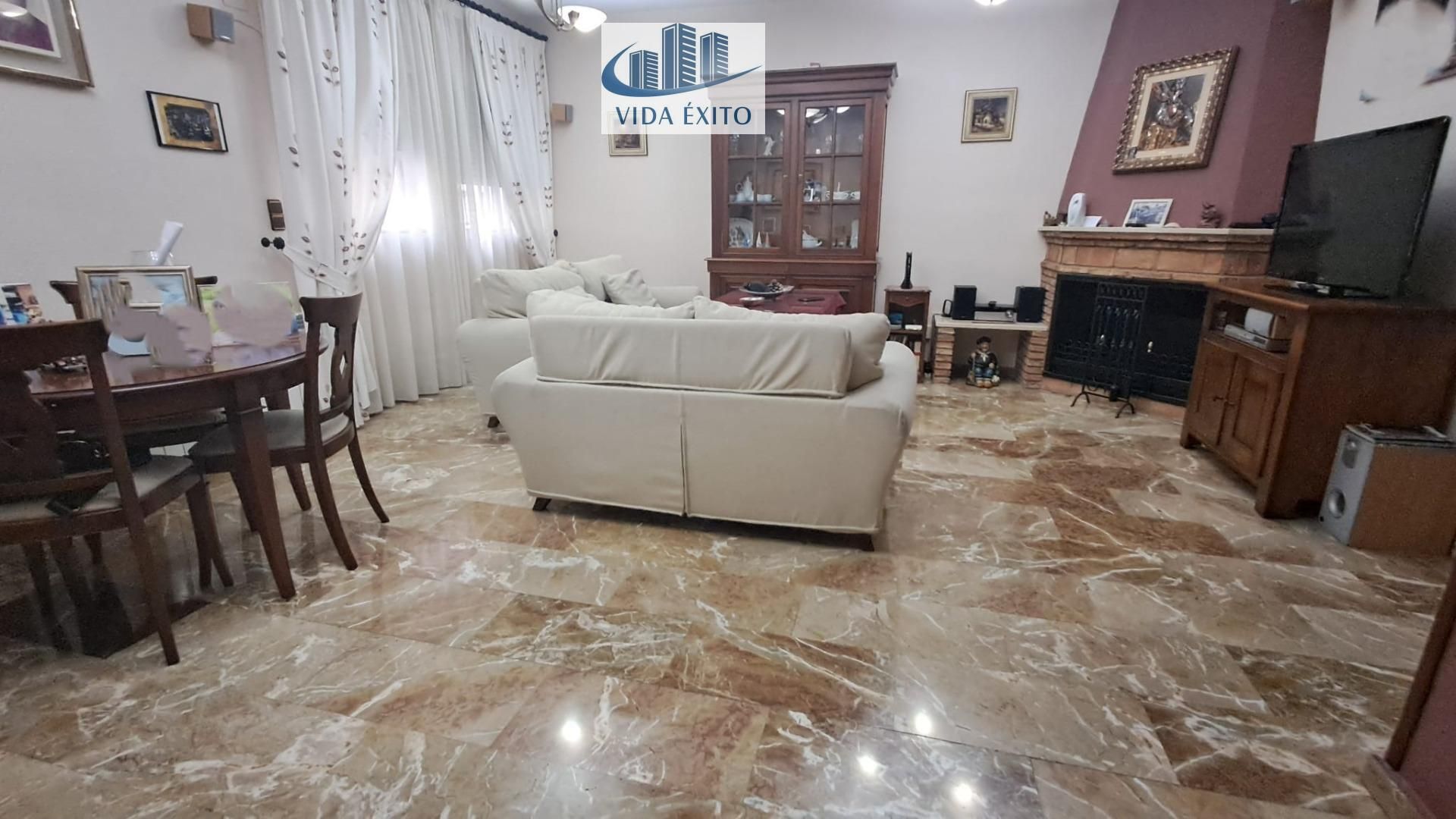 Sala d'estar de Casa o xalet en venda en  Jaén Capital amb Aire condicionat, Terrassa i Balcó
