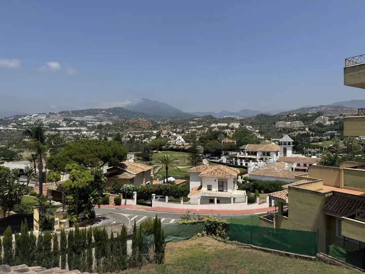 Vista exterior de Piso en venta en Marbella con Aire acondicionado, Terraza y Trastero