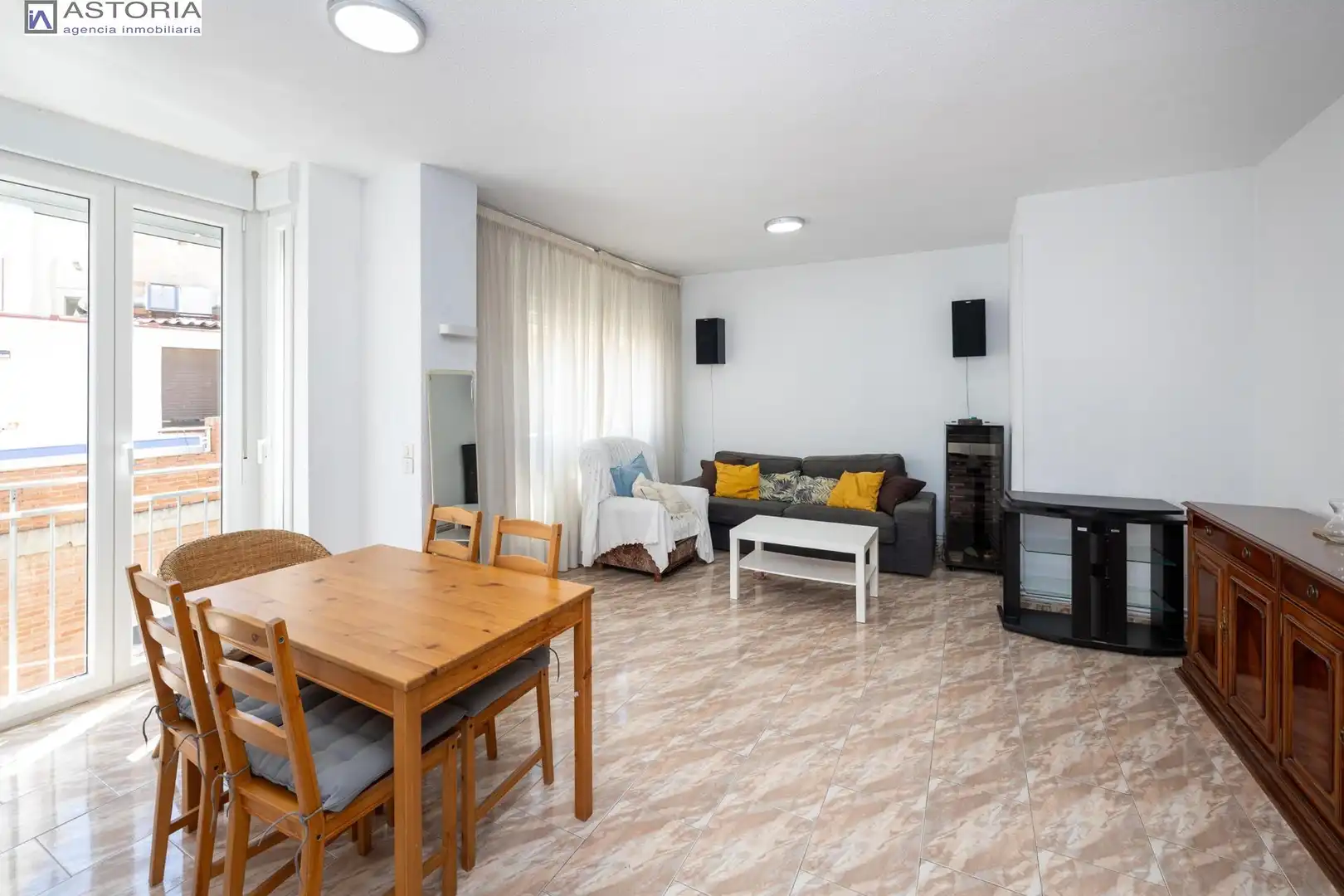Piso con ascensor en venta en Calle Santa Paula