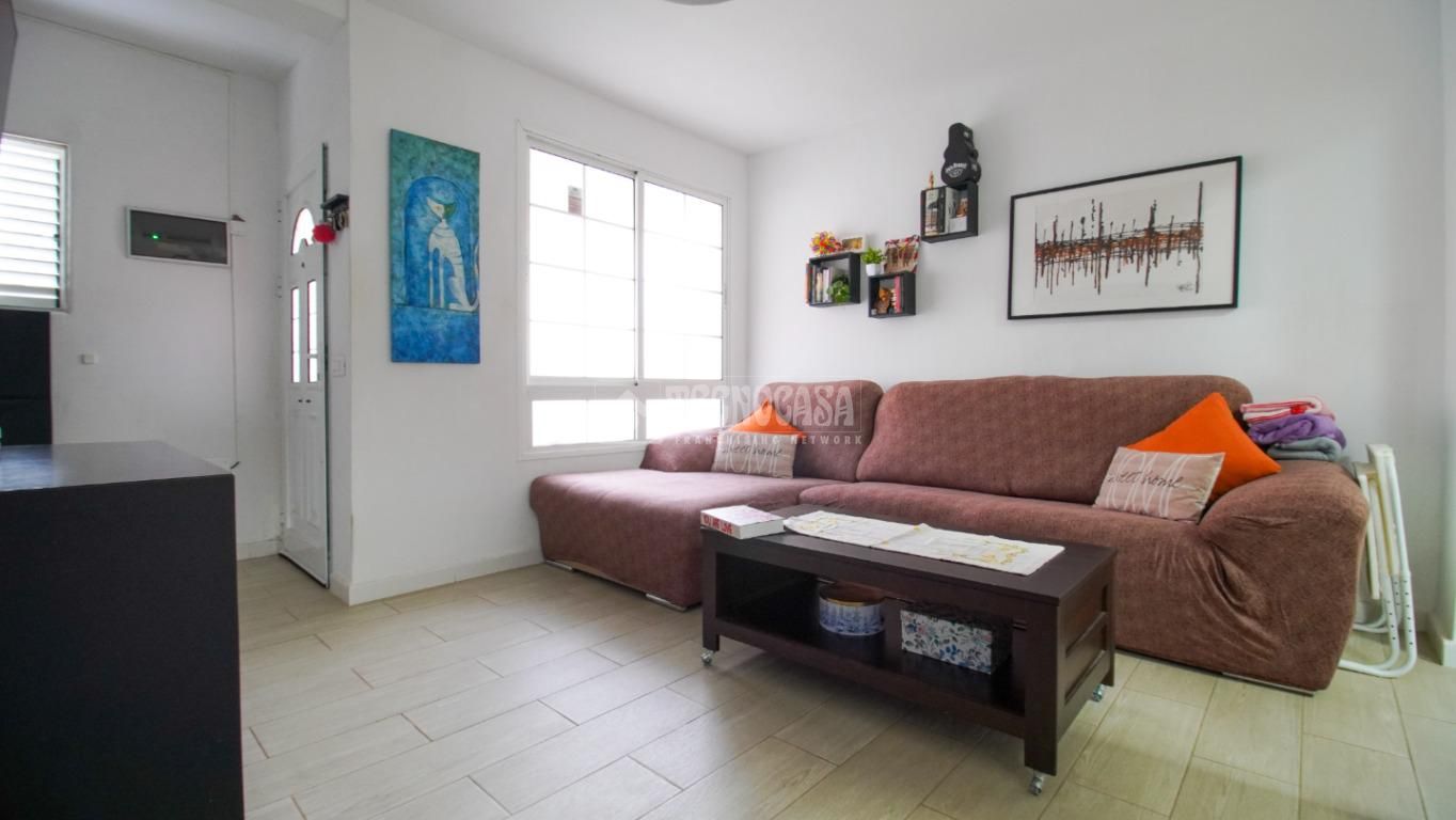 Living room of Single-family semi-detached for sale in  Santa Cruz de Tenerife Capital
