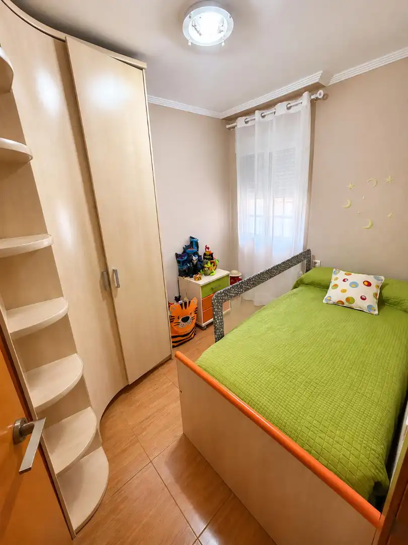 Habitación de Piso en venta en Sevilla con Aire acondicionado, Calefacción y Terraza