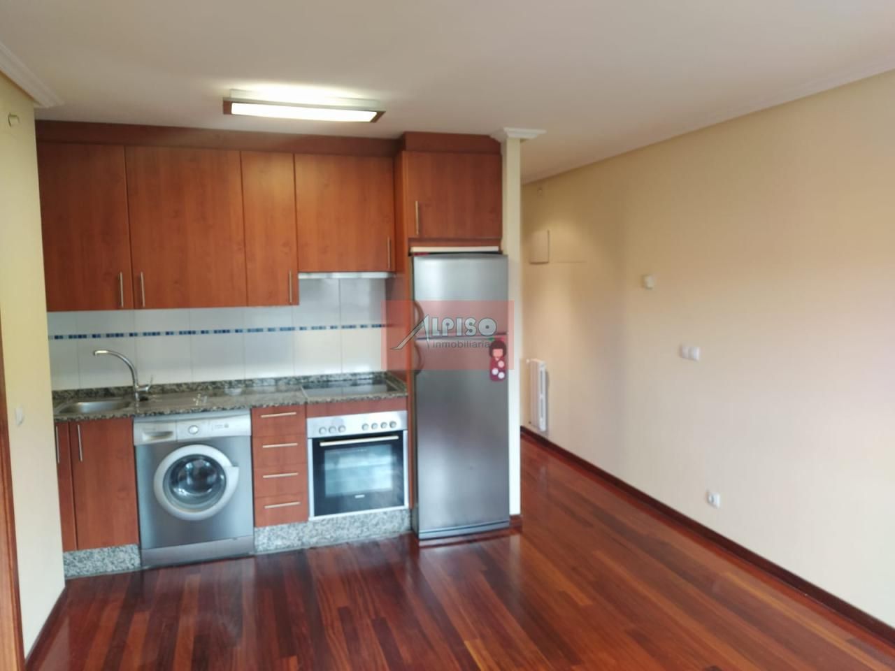 Cocina de Apartamento de alquiler en Ourense Capital  con Calefacción, Parquet y Balcón