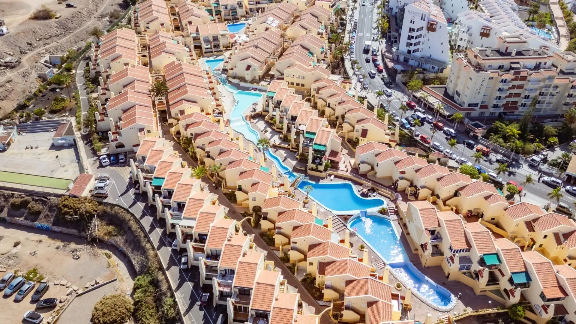 Außenansicht von Wohnung zum Verkauf in Adeje mit Terrasse, Balkon und Gemeinschaftspool