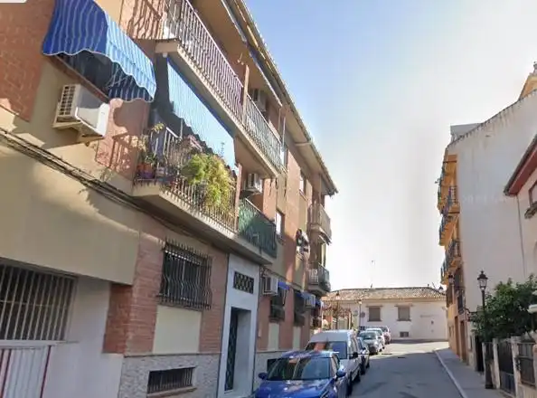 Vista exterior de Pis en venda en La Zubia
