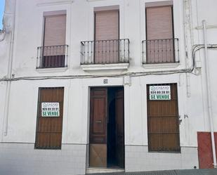Vista exterior de Casa o xalet en venda en Azuaga amb Terrassa i Balcó