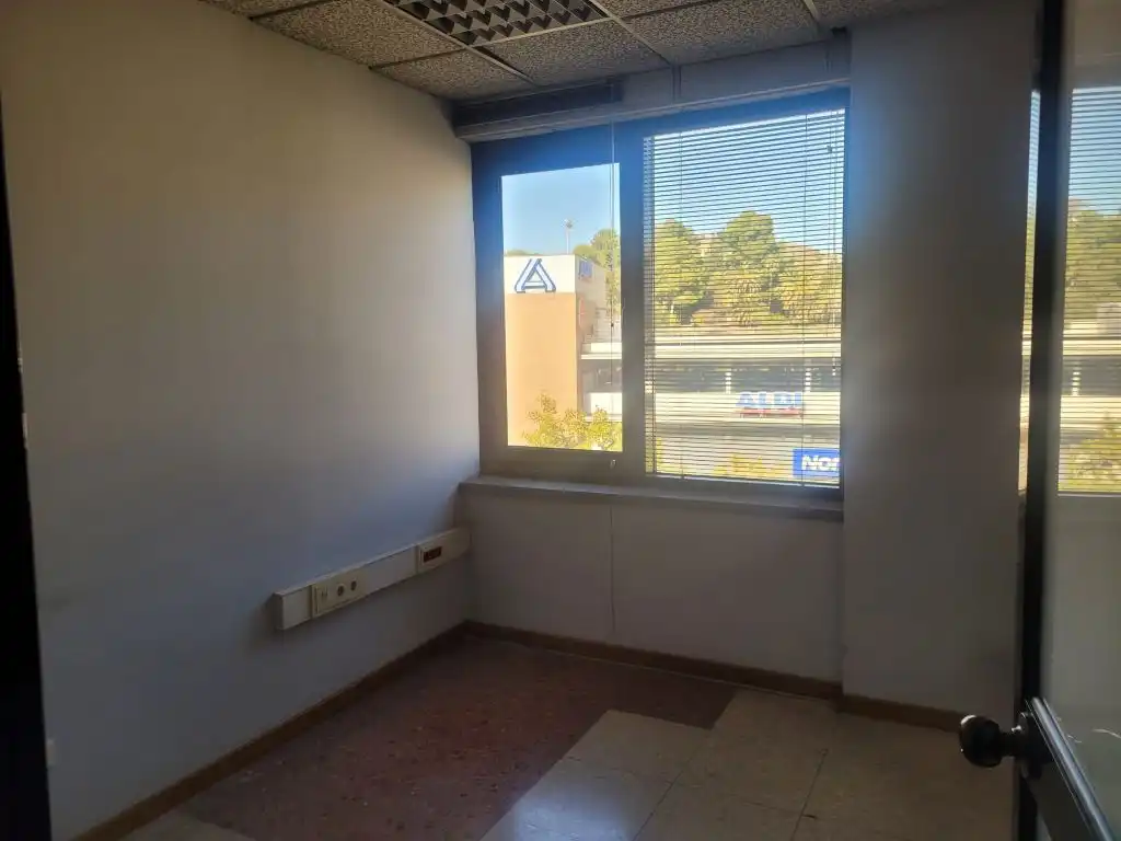 Büro zur Miete in Esplugues de Llobregat