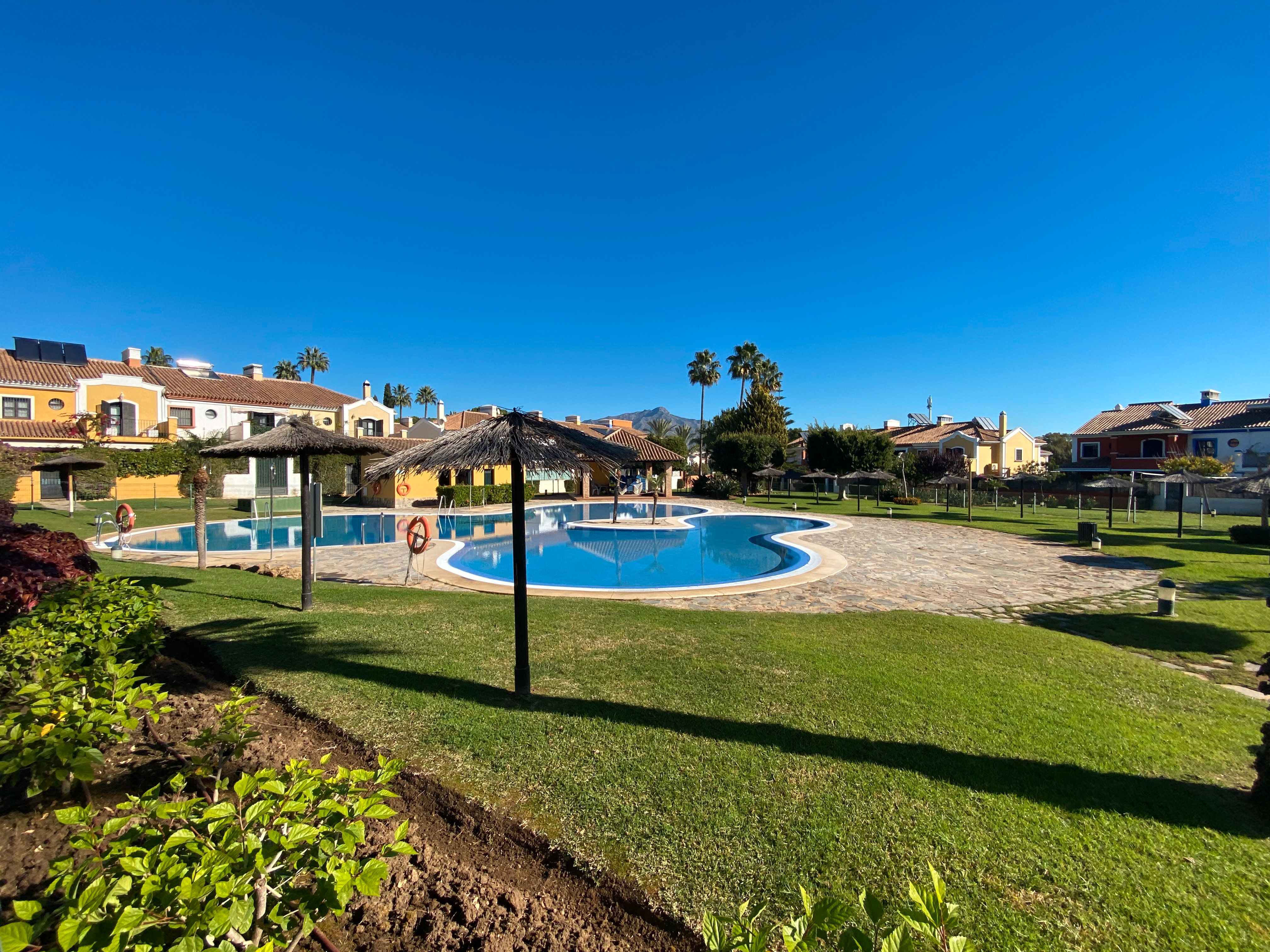 Jardí de Casa adosada en venda en Marbella amb Aire condicionat, Calefacció i Jardí privat