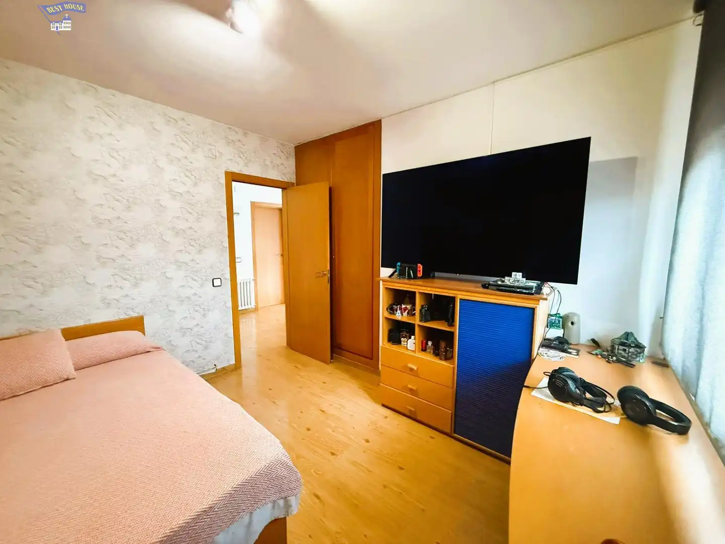 Habitación de Casa o chalet en venta en Barberà del Vallès con Calefacción, Jardín privado y Parquet