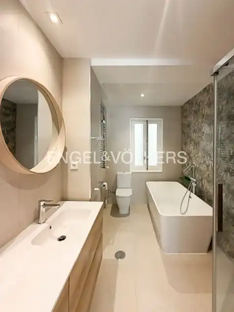 Baño de Piso de alquiler en Madrid con Aire acondicionado, Calefacción y Parquet