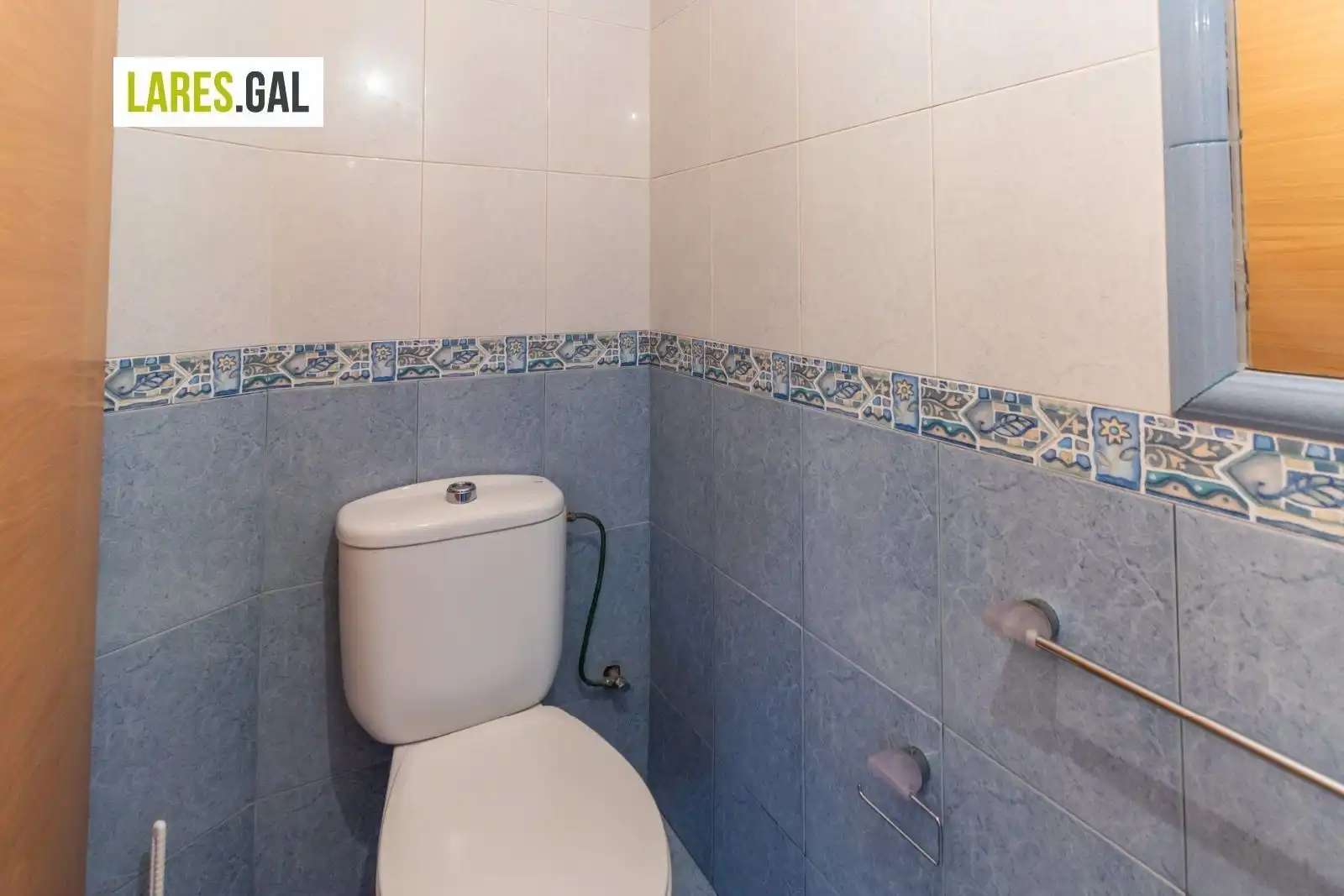 Bathroom of Commercial properties for sale in Cangas   with Air Conditioner