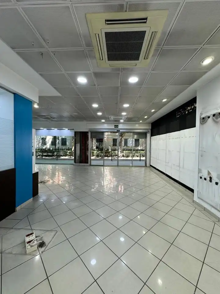 Local comercial de lloguer a Doctor Fernández Iparraguirre, imagen 3
