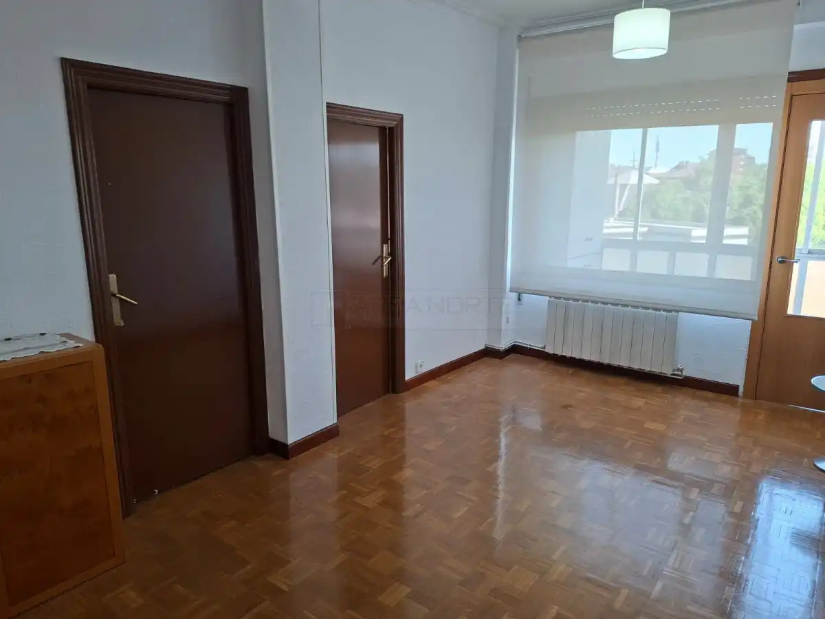 Sala de estar de Piso en venta en Vitoria - Gasteiz con Calefacción, Parquet y Terraza