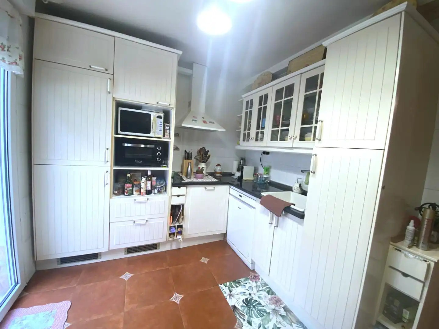 Kitchen of Detached homes for sale in Castro-Urdiales  with Heating, Private garden and Parquet flooring
