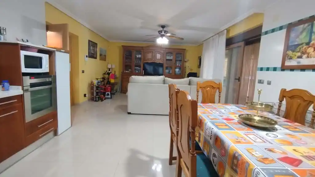 Sala d'estar de Casa o xalet en venda en Villamayor amb Calefacció, Jardí privat i Terrassa