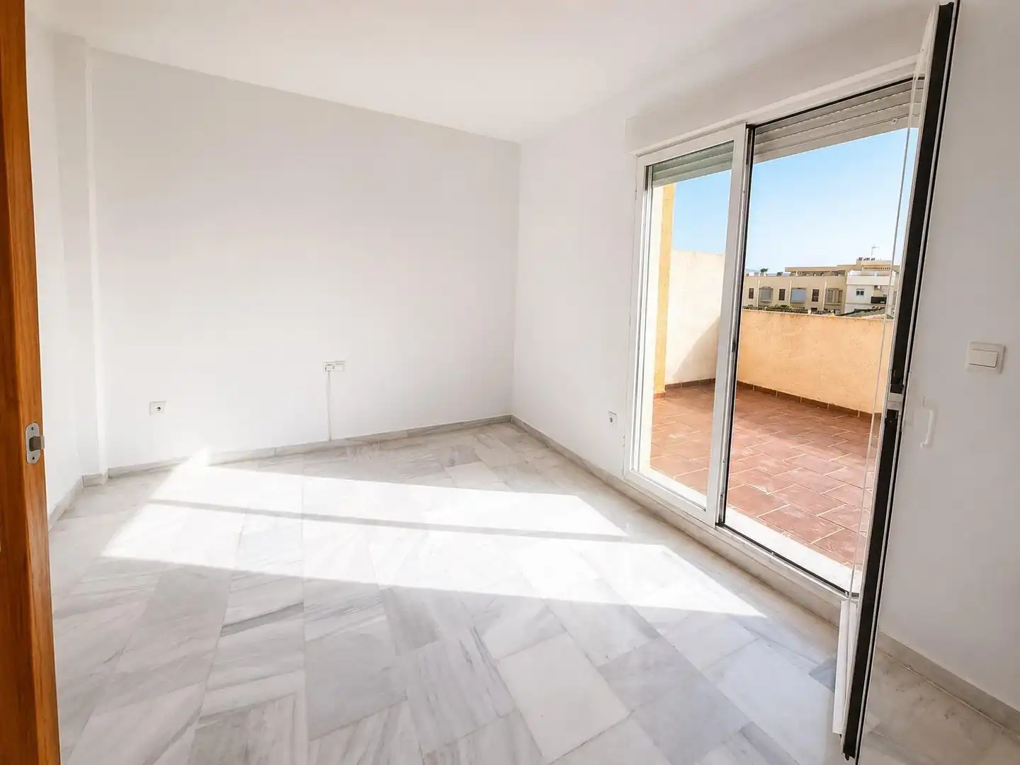 Dúplex con ascensor en venta en Cúllar Vega, imagen 5