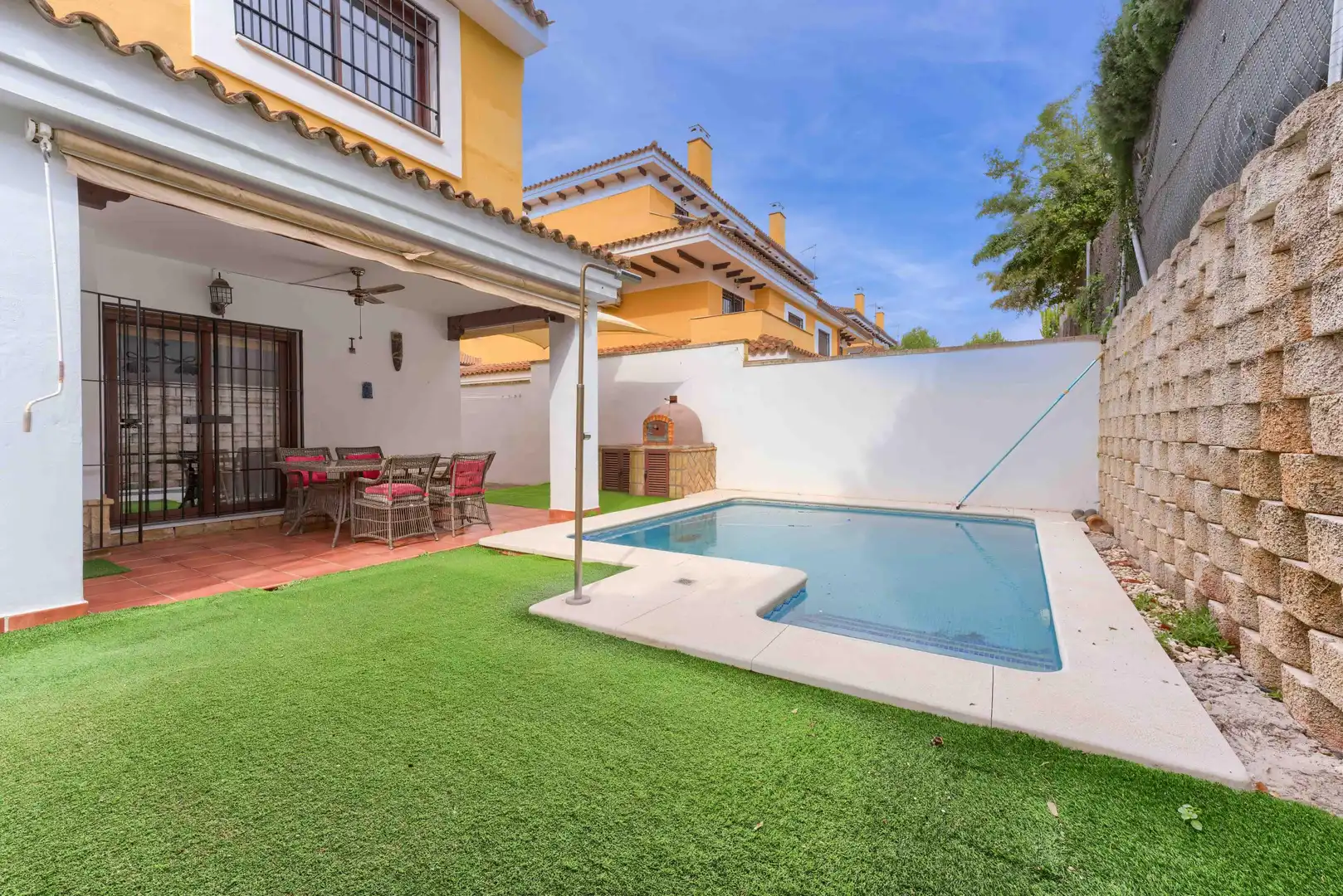 Jardí de Casa adosada en venda en Espartinas amb Jardí privat, Terrassa i Piscina comunitària