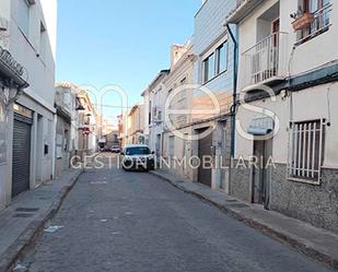 Vista exterior de Casa adosada en venda en Torrent amb Terrassa