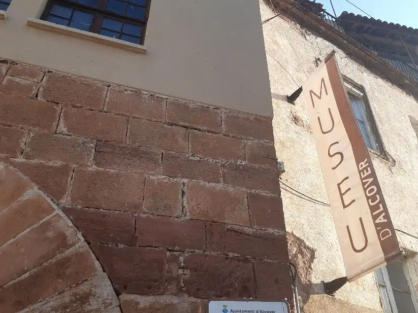 Vista exterior de Casa o xalet en venda en Alcover amb Calefacció, Terrassa i Traster