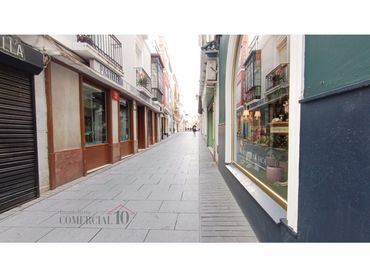 Local comercial en venda a Casco Antiguo