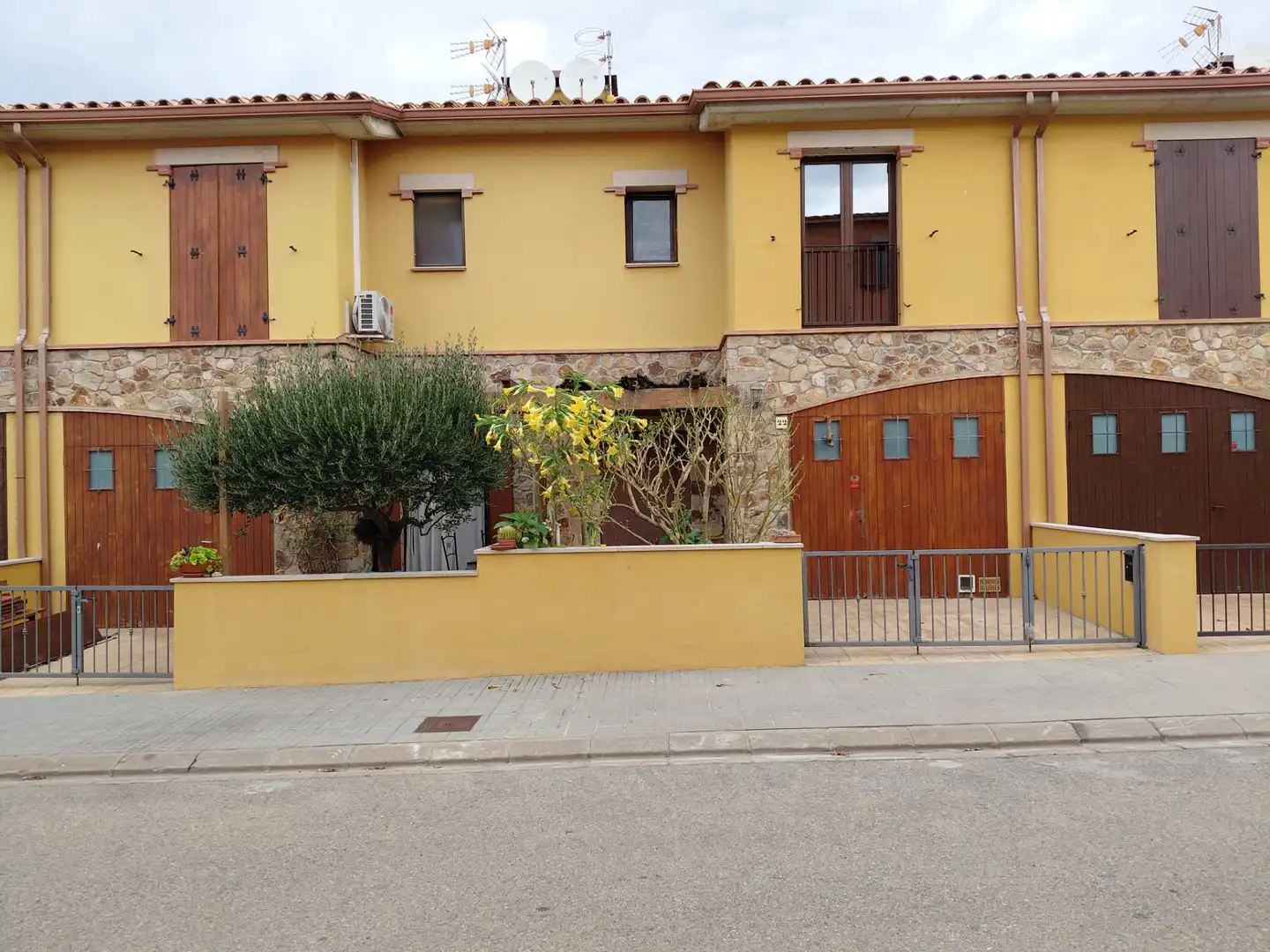 Adossat amb terrassa en venda a Carrer de Can Vinyes 22, imagen 3
