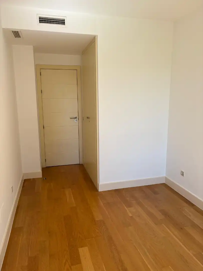 Flat for rent in Madrid  with Air Conditioner, Heating and Storage room