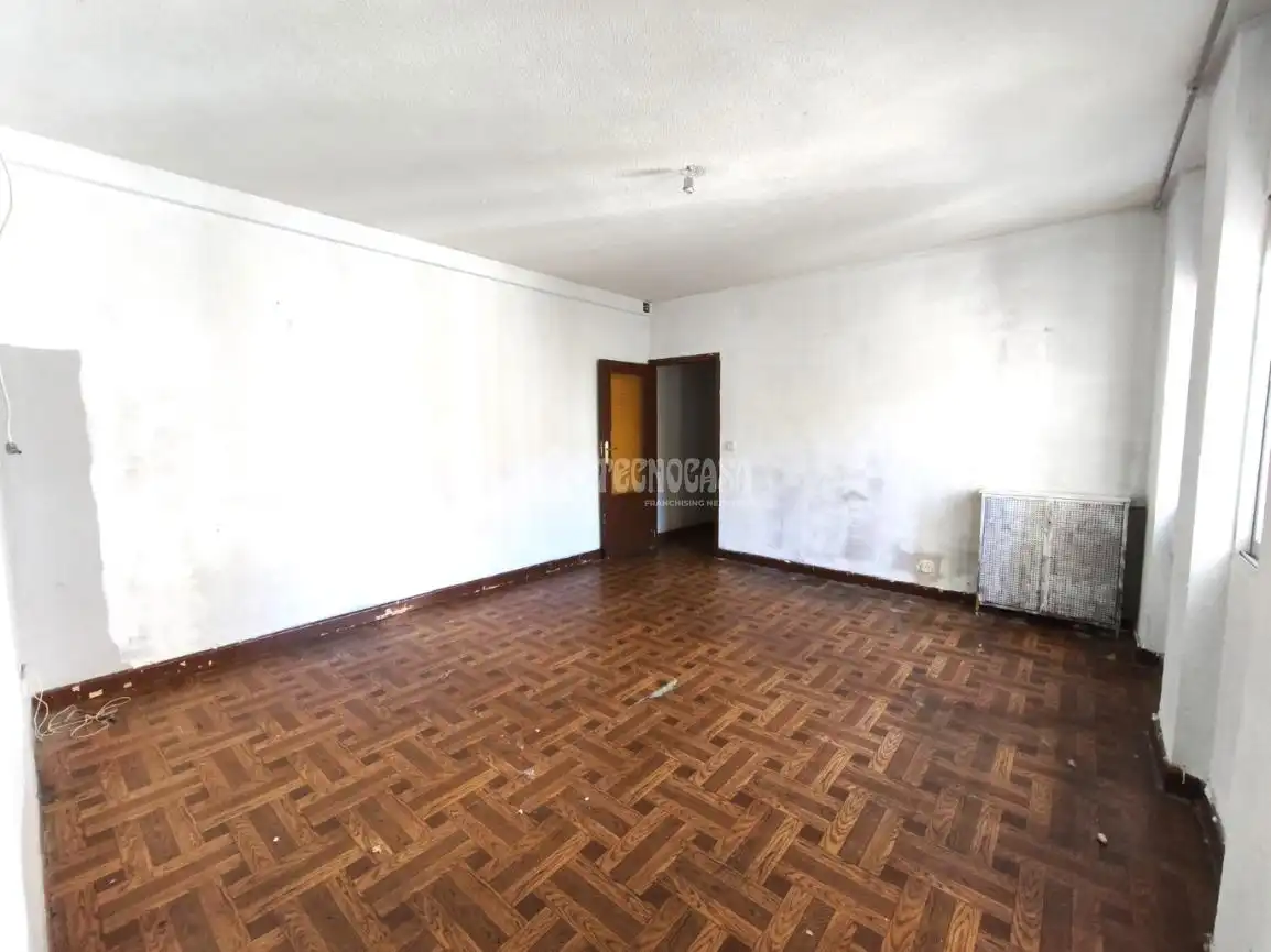 Habitación de Piso en venta en Madrid con Calefacción
