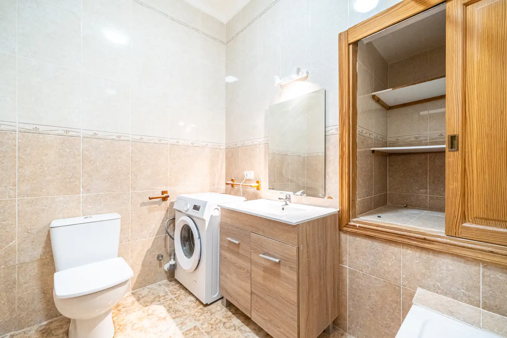 Bathroom of Buildings for sale in Porreres