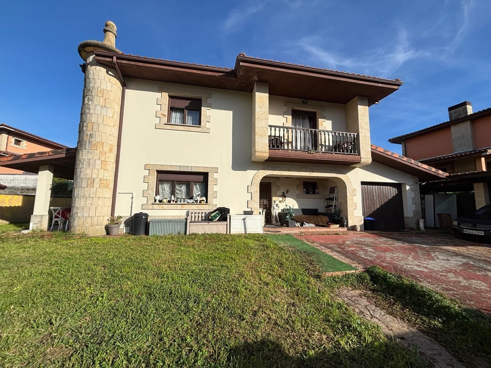 Exterior view of House or chalet for sale in Bárcena de Cicero  with Heating, Private garden and Terrace