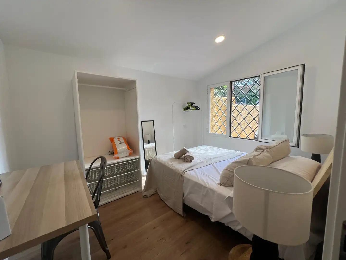 Dormitori de Casa o xalet per a compartir en Madrid amb Aire condicionat, Calefacció i Jardí privat