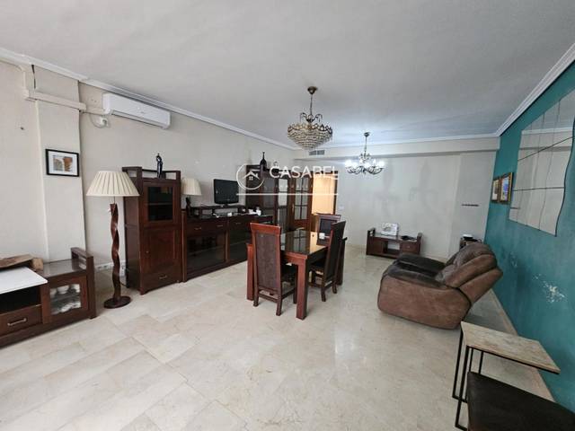 Casa-chalet en Venta en Poniente-Norte - Miralbaida - Parque Azahara