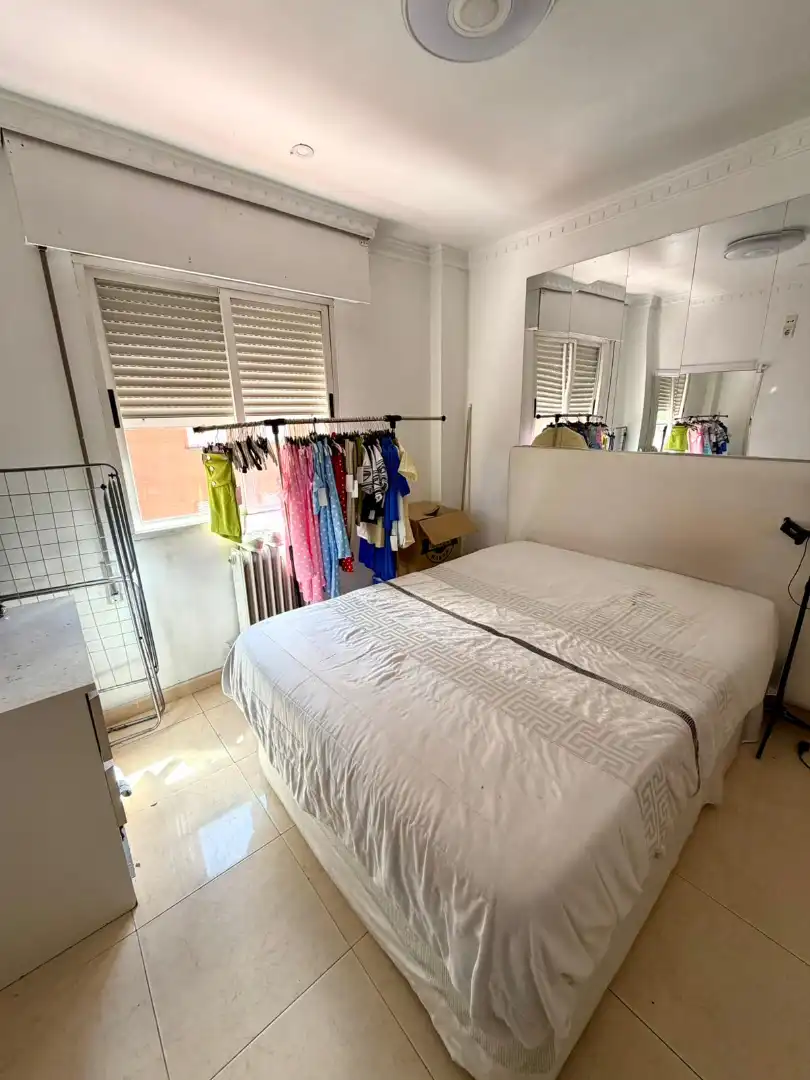 Bedroom of Flat for sale in Madrid  with Air Conditioner, Heating and Storage room