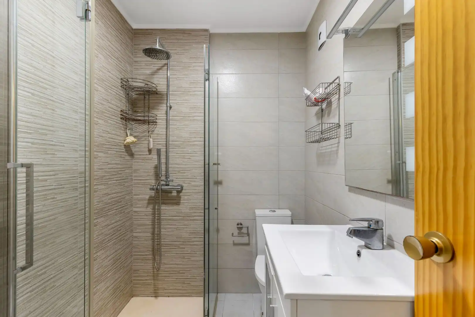 Baño de Casa adosada en venta en Torrevieja con Aire acondicionado, Jardín privado y Terraza
