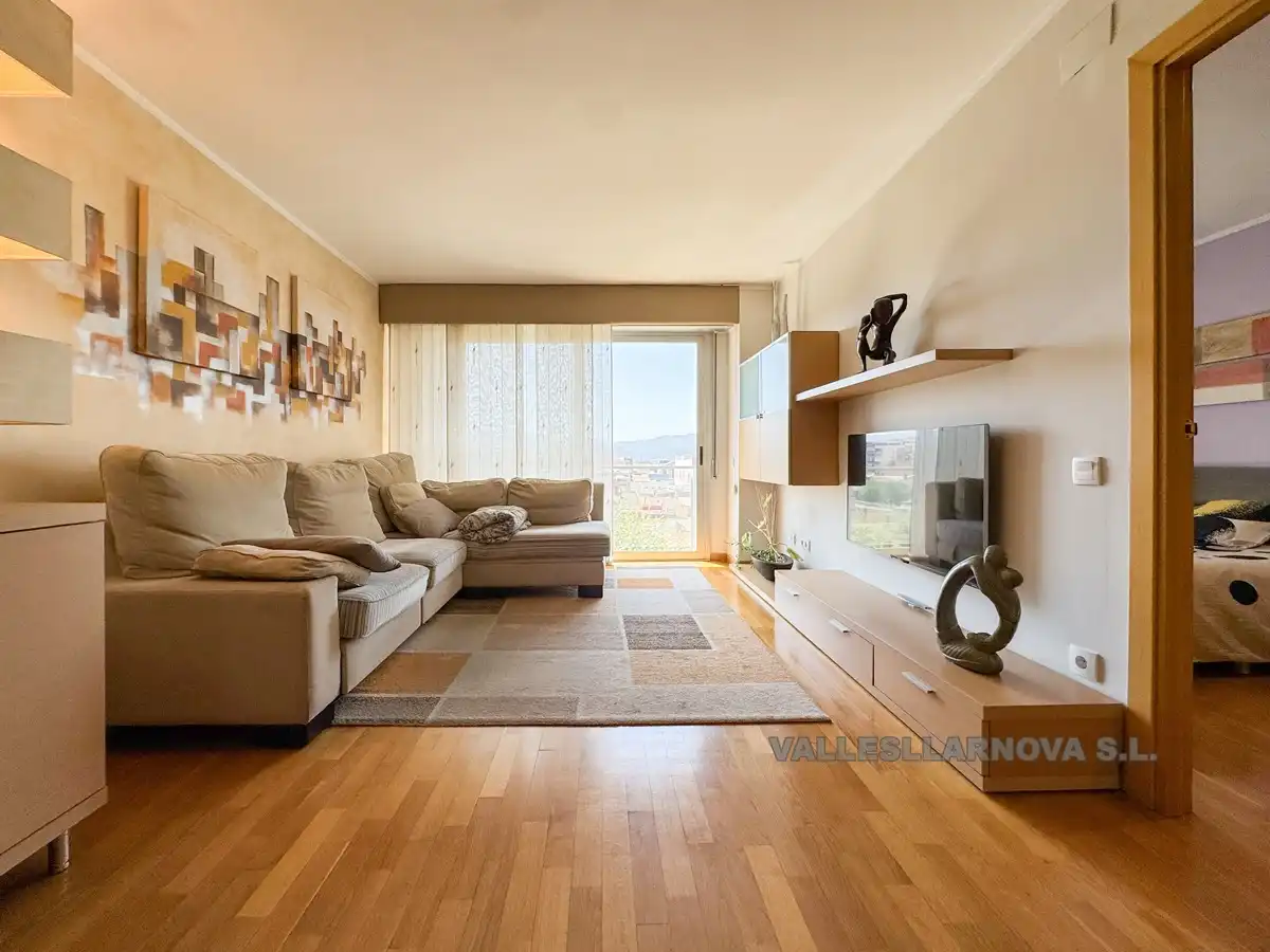Living room of Flat for sale in Mollet del Vallès  with Parquet flooring, Storage room and Balcony