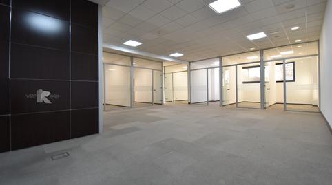 Foto 4 de Oficina en venda a Calle Poeta José Hierro, 1, San José - Buenos Aires, Pinto