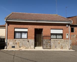 Vista exterior de Casa o xalet en venda en Manganeses de la Polvorosa