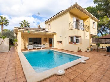 Villa avec piscine à vendre à Can Picafort