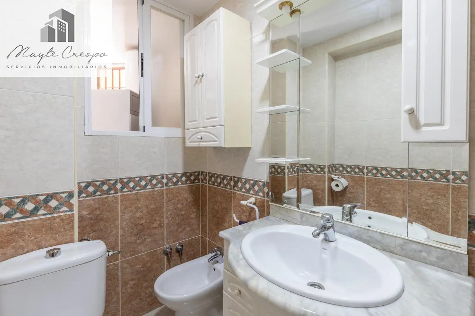 Baño de Piso en venta en Granada con Terraza, Amueblado y Balcón