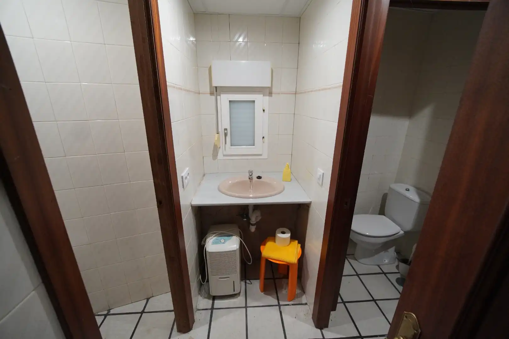 Bany de Casa o xalet en venda en Salas amb Jardí privat, Traster i Moblat