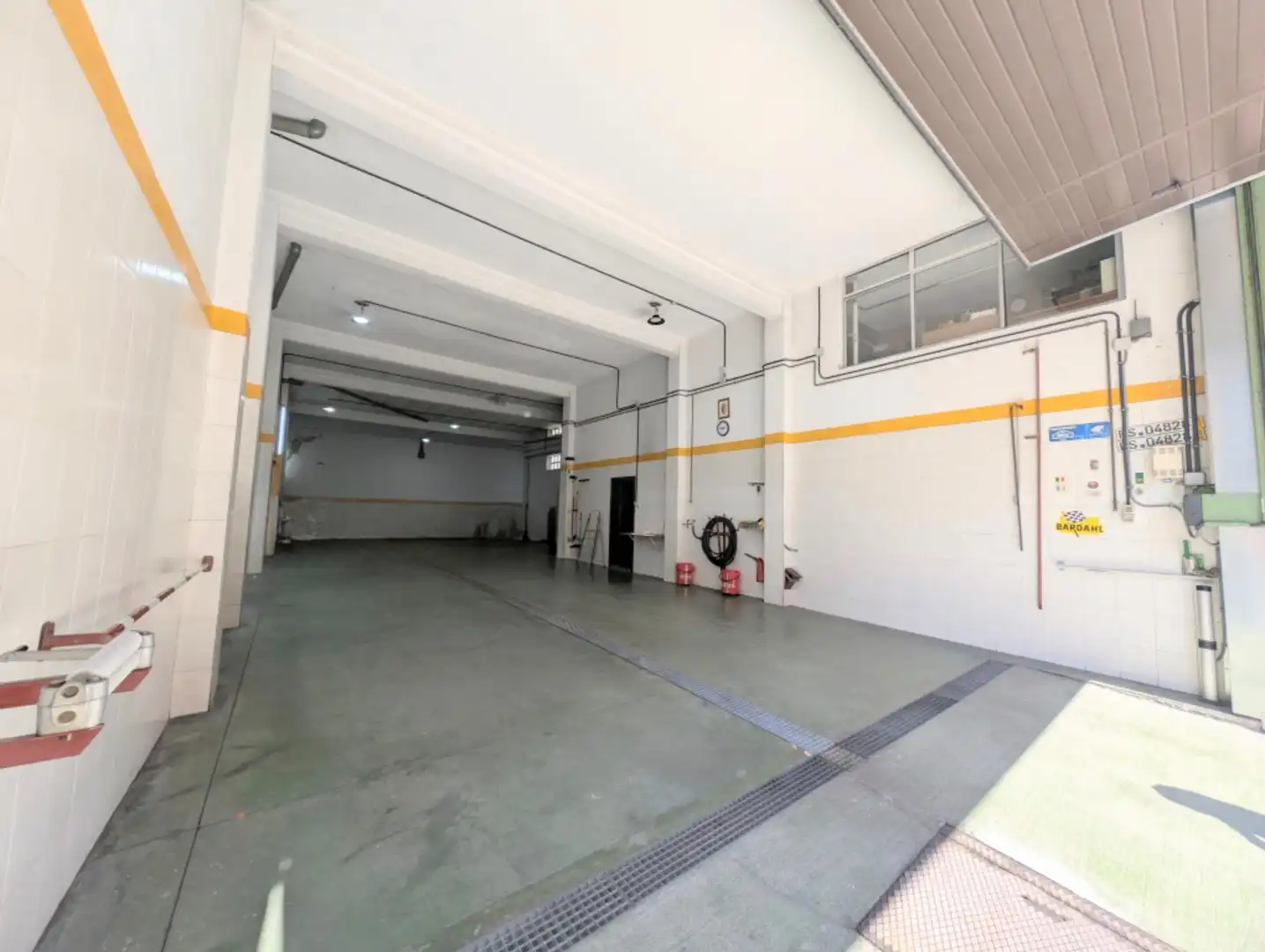 Aparcament de Casa o xalet en venda en Aller amb Calefacció, Jardí privat i Terrassa
