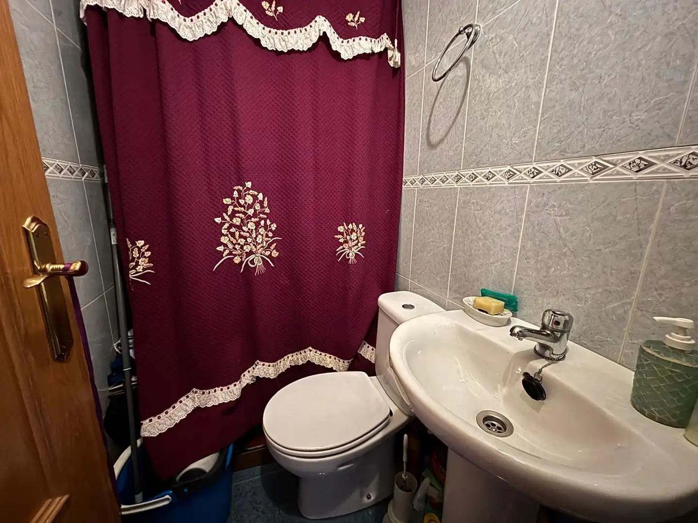 Bany de Casa adosada en venda en Ponferrada amb Calefacció i Jardí privat